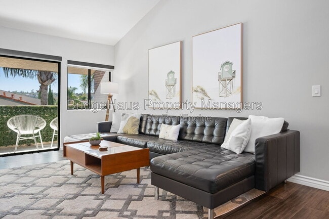 Building Photo - 2607 Pirineos Way