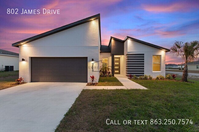 Foto del edificio - 802 James Dr