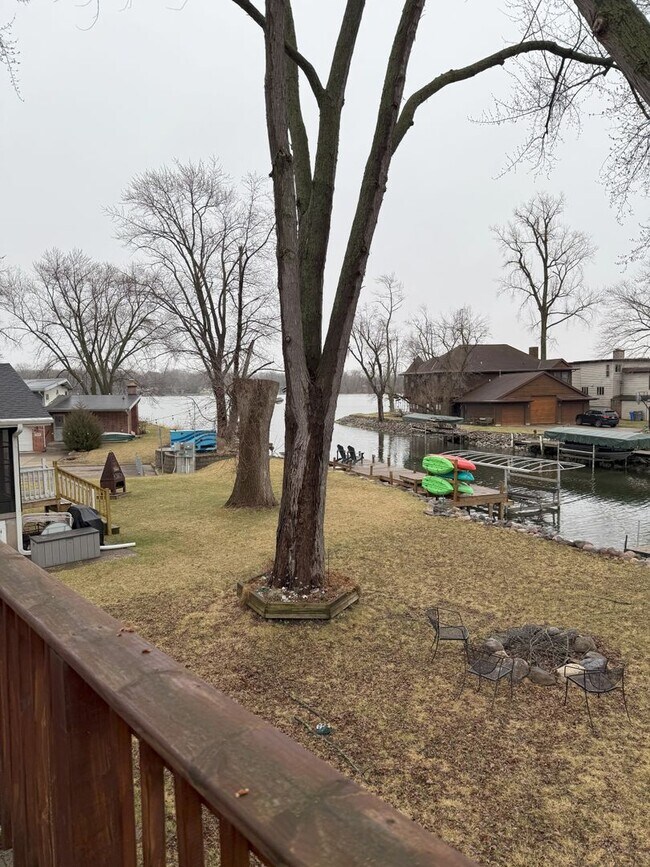 Foto del edificio - Lake Livin' - 3 Bed / 1.5 bath house on Lake Monona Channel