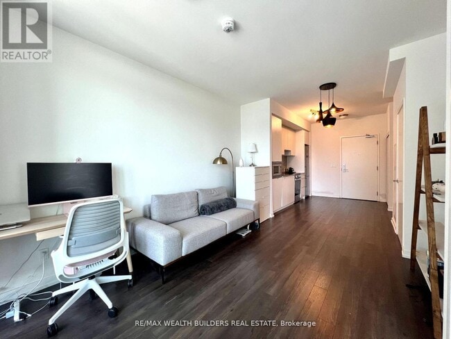 Building Photo - 49 E Liberty St