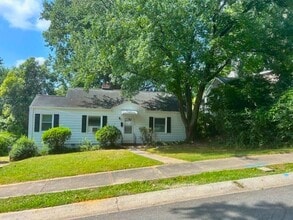 Building Photo - 1113 Skyview Rd