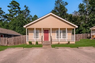 Building Photo - 164 Varsity Cir