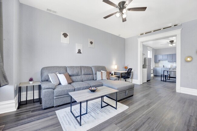 Foto del edificio - 3128 N Clybourn Ave