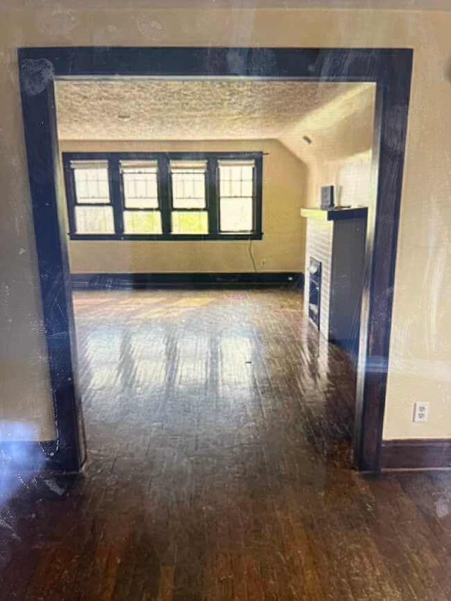 Building Photo - 791 w exchange st