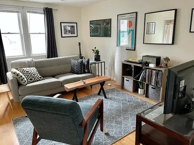 Foto del edificio - 112 W 7th St