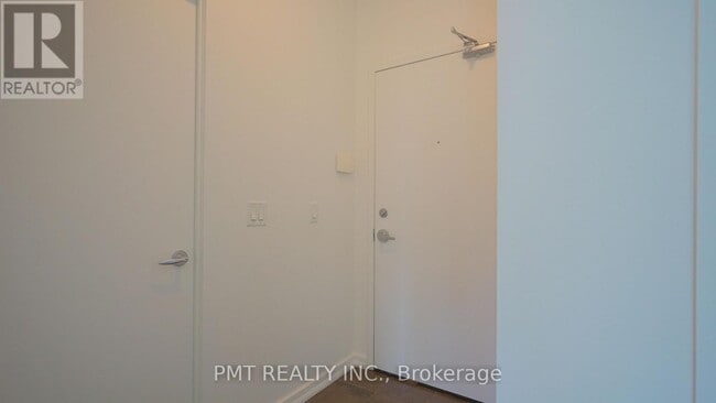 Building Photo - 208 Queens Quay W