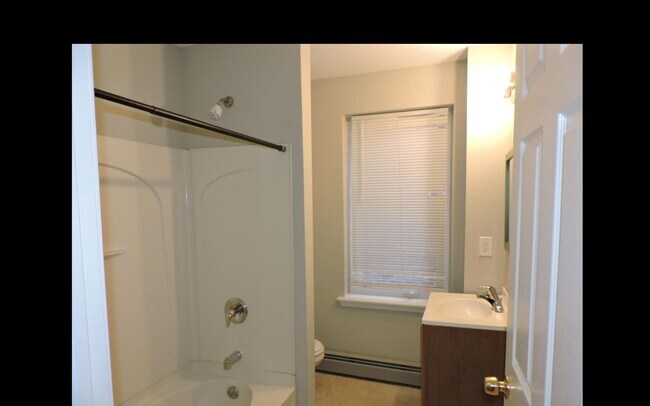 2nd Floor Full Bathroom - 342 E Marshall St