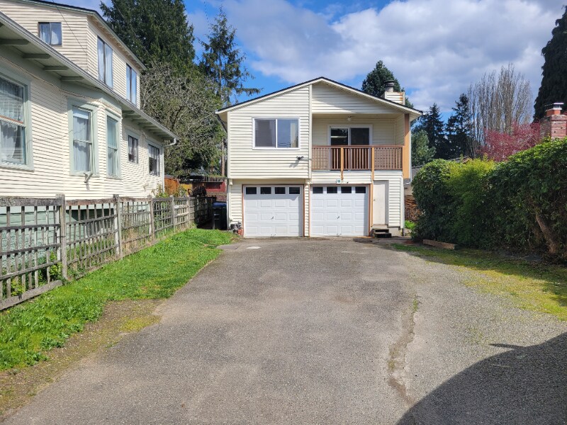 Foto principal - 8732 14th Ave NW