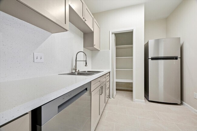 Foto del edificio - 2100 Tanglewilde St