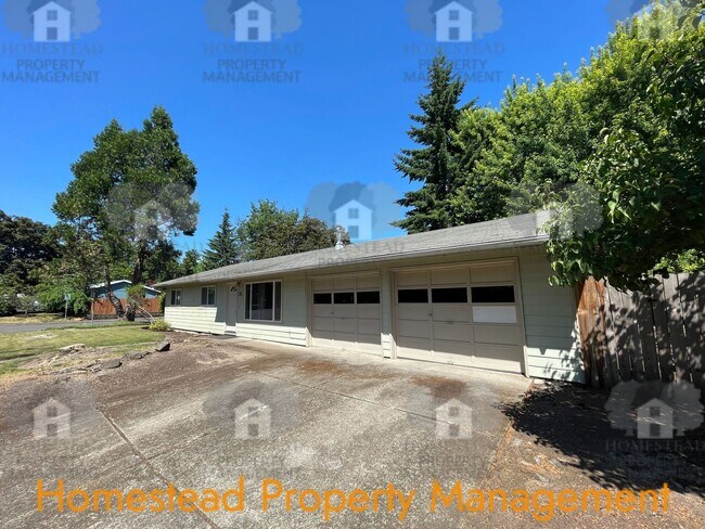 Foto del edificio - Hard to find 3 bedroom 2, bathroom.