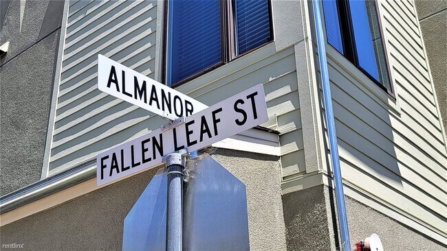 Building Photo - 3 br, 3 bath Townhome - 1186 Almanor Lane