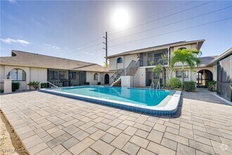 Building Photo - 610 SW 47th Terrace