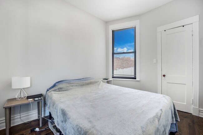 Foto del edificio - 2341 W Charleston St