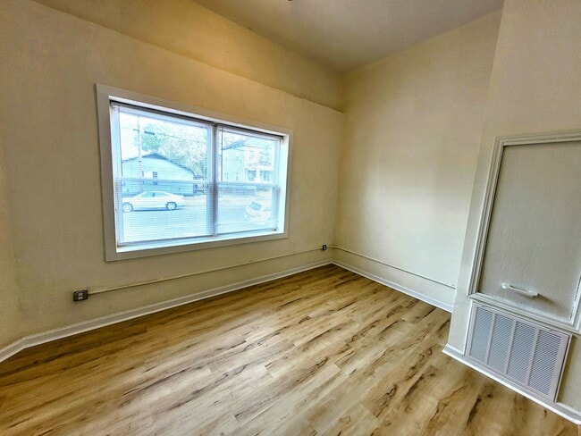 Photo - 828 Campbell St Townhome