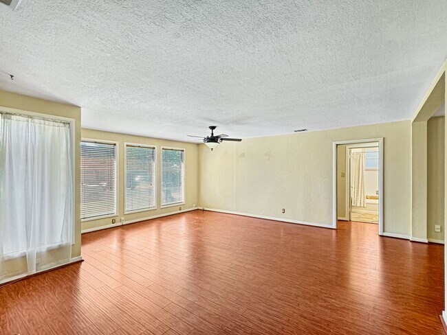 Foto del edificio - Charming 2 Bedroom House in Sacramento