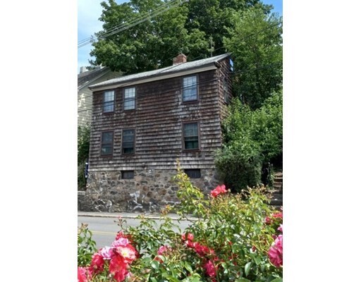Foto principal - 154 Pleasant St