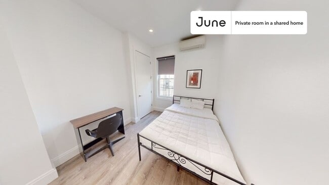 Building Photo - Room in Shared 3 bed/2 bath home in Greenpoint