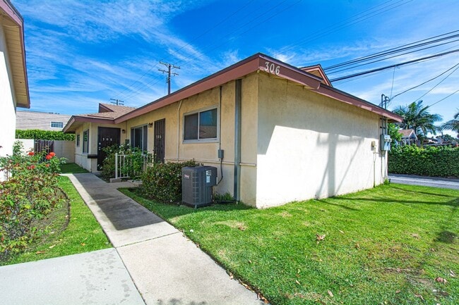 Foto del edificio - 306 N Azusa Ave