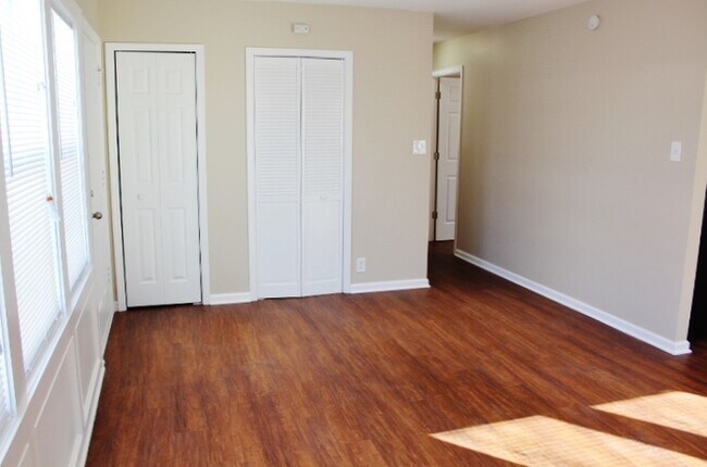 Foto del edificio - 3131 Thayer St