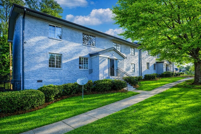 Building Photo - Brentwood Meadows