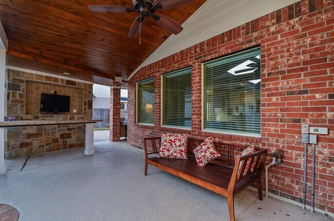 Foto del edificio - 22503 Rippling Shore Ct