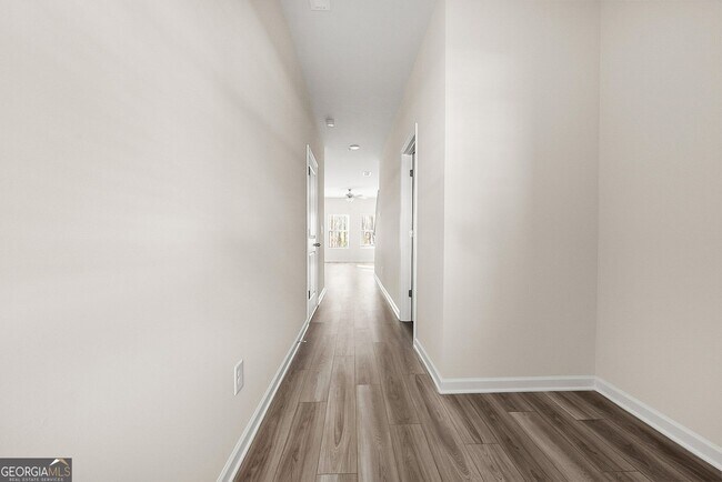 Foto del edificio - 1328 Riverstone Rd