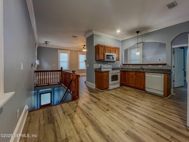 Foto del edificio - 136 E 6th St