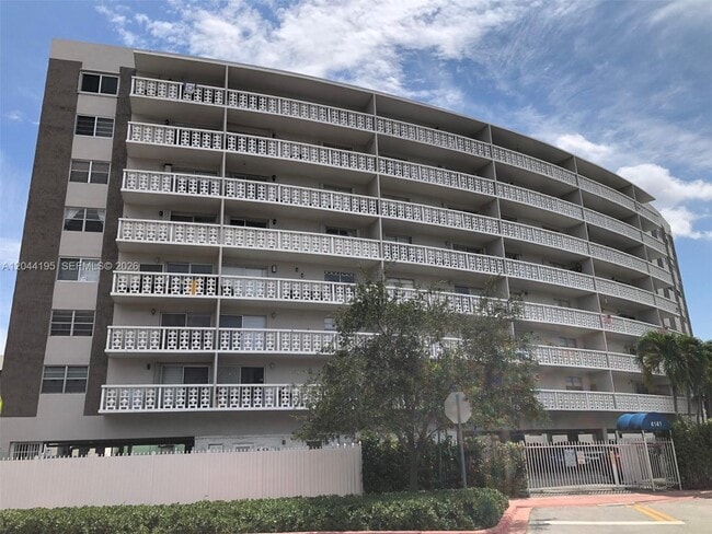 Building Photo - 4141 Nautilus Dr