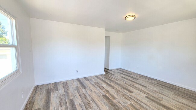 Building Photo - 4539-41 54th