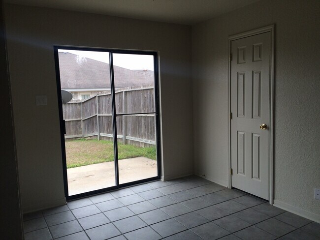 Foto del edificio - 5202 Daybreak Cir