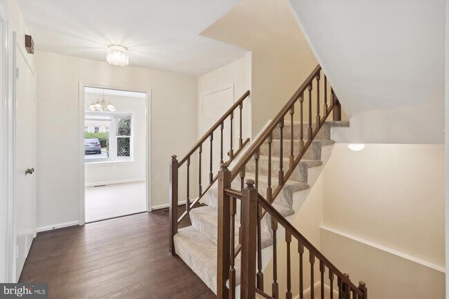Building Photo - 7561 Heatherton Ln