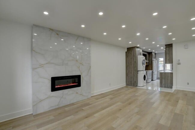 Photo du bâtiment - 8805 Rue Verville