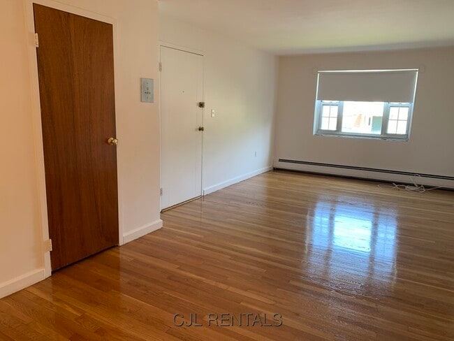 Photo - 6 Harris Cir Apartment