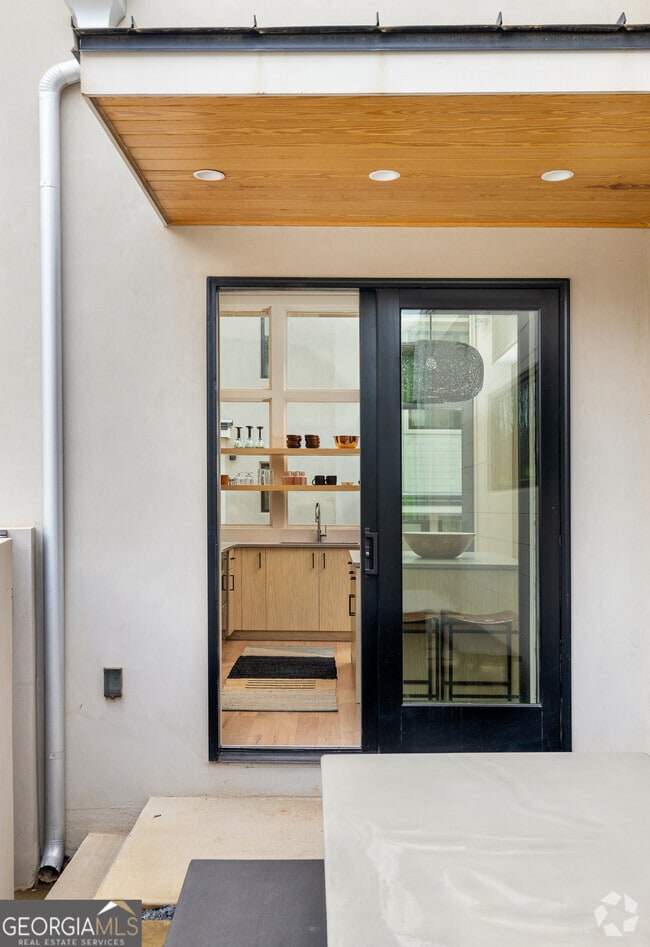 Building Photo - 1190 Mado Lp