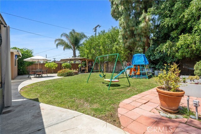 Foto del edificio - 22902 Willard Ave