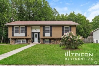 Building Photo - 2300 Timbercrest Dr