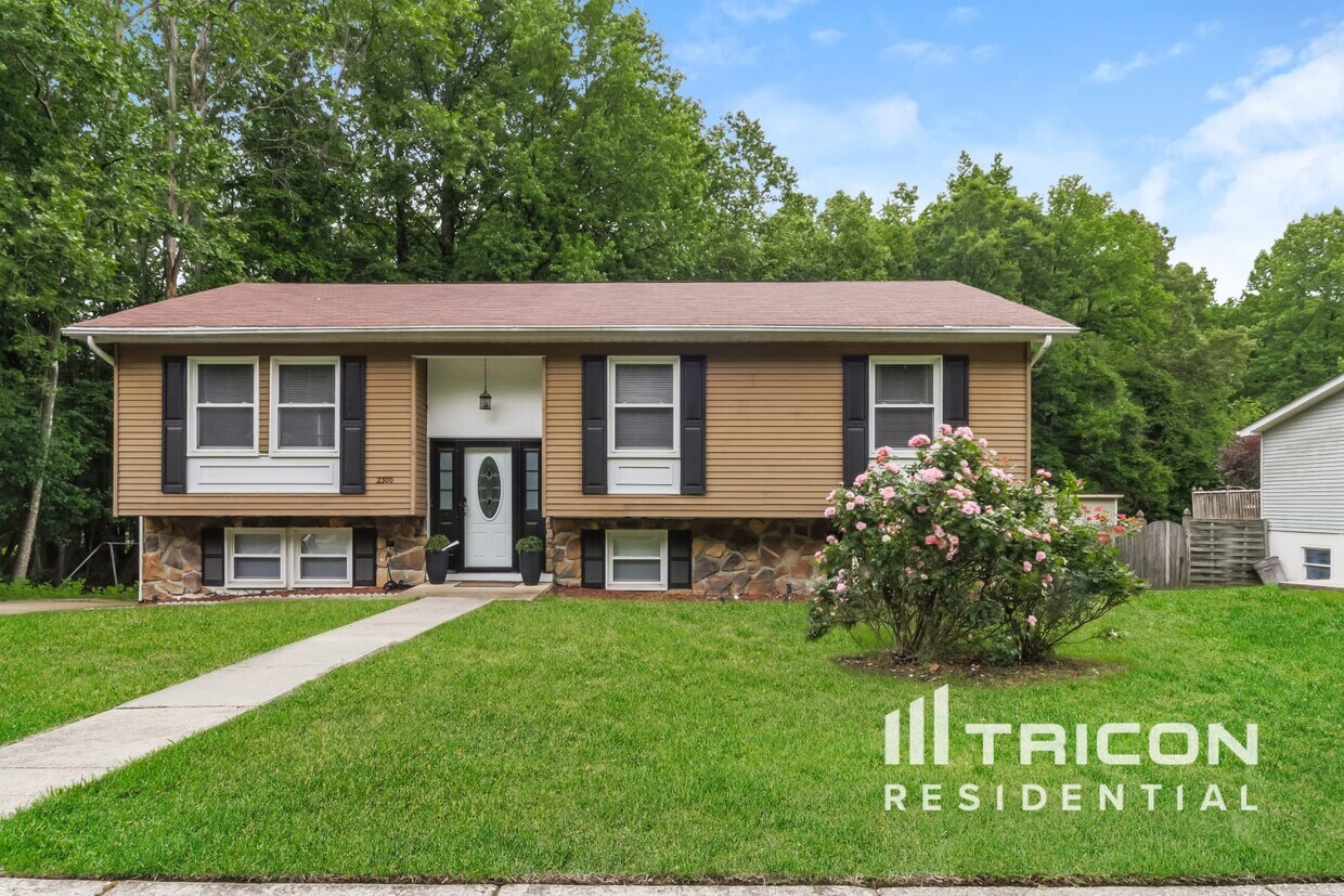 Foto principal - 2300 Timbercrest Dr
