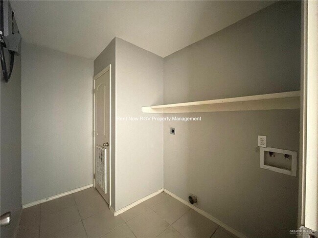 Building Photo - 12 Miroslava Ave