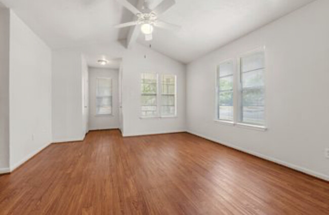 Building Photo - 3401 Timberline Ct