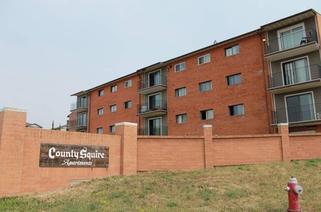 Building Photo - County Squire