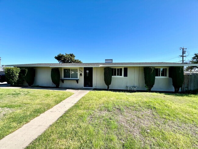 Building Photo - Charming 3 Bed 2 Bath in Clovis!