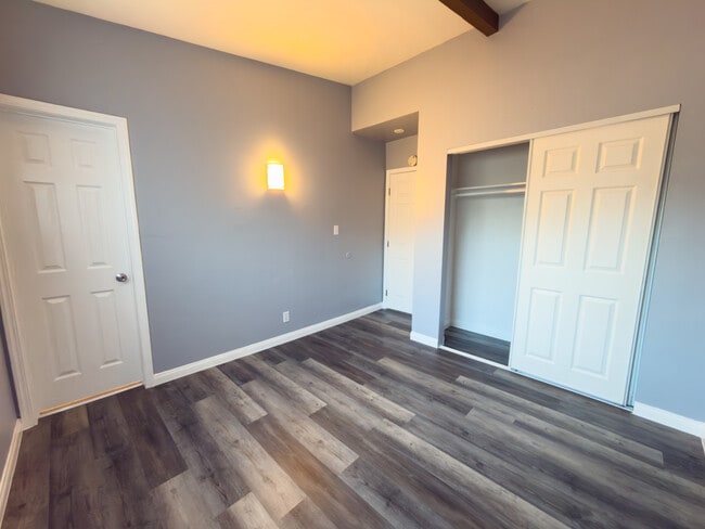 Foto del edificio - 6628-6630 Selfland Ave