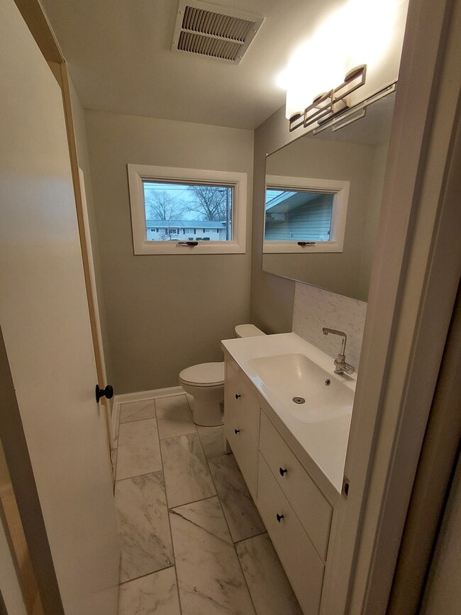 Building Photo - 23 Steele Cir