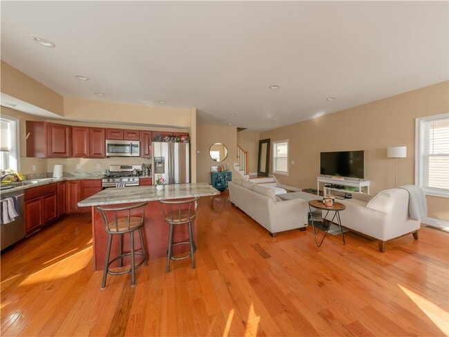 Building Photo - 74 Pitman St