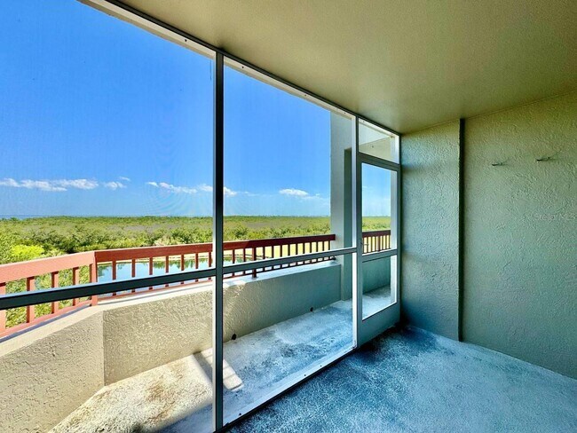 Foto del edificio - 2333 Feather Sound Dr