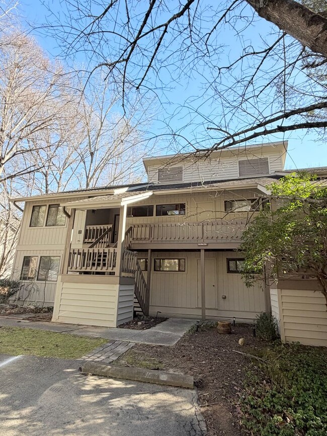 Building Photo - 1 Cedarwood Dr