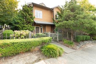 Building Photo - 1515 E Yesler Wy