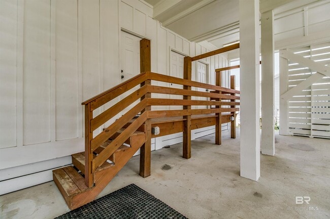 Building Photo - 5601 Bayou St John Ave