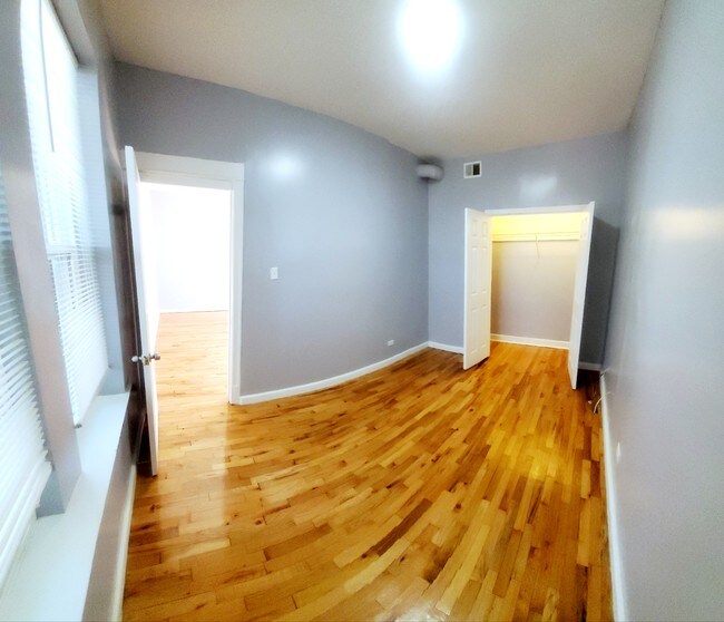 Foto del edificio - 3658 S Hoyne Ave
