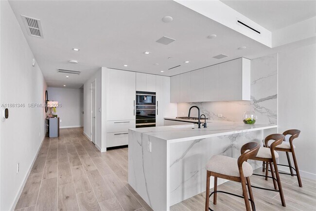 Foto del edificio - 1116 N Ocean Blvd